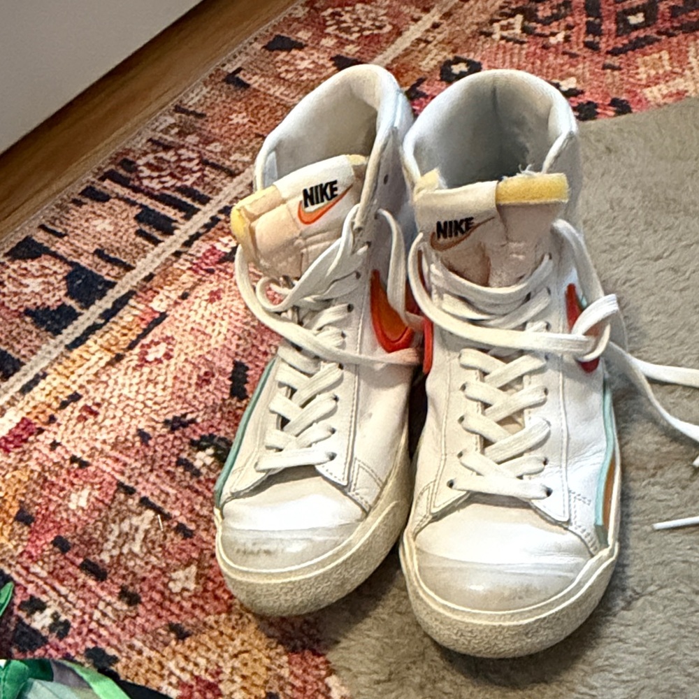 Nike womens White and Orange High-Tops